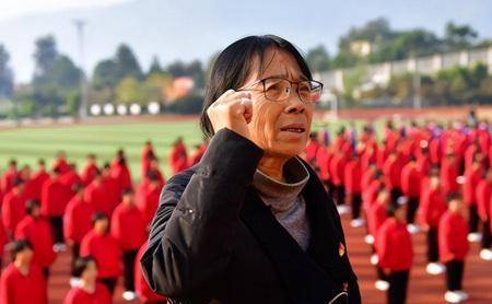 澳门今晚开什么号和张桂梅的第15次送考与张桂梅连续11年送考从未缺席