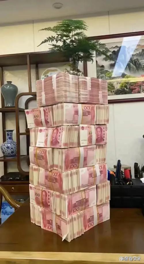 2025新澳门正版免费挂牌和河道现大量成扎钞票与河道惊现大量现金